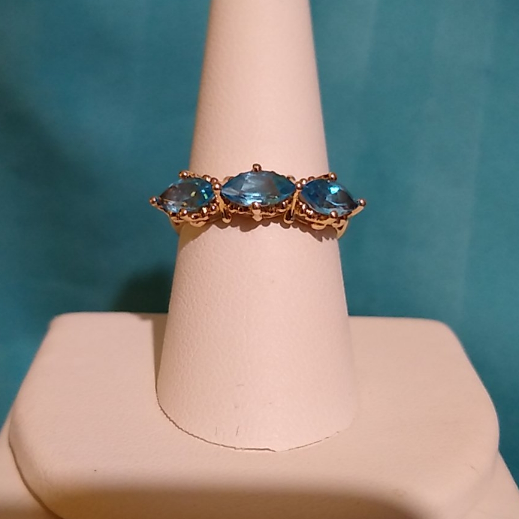 10k Yellow Gold Neon Apatite Ring